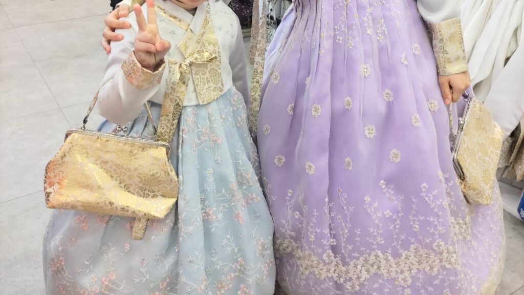 子どもたちのチマチョゴリ